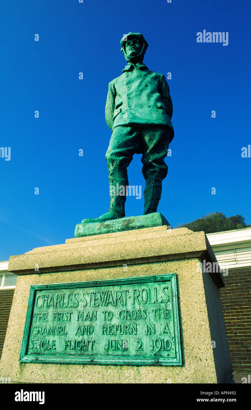 Statue von Charles Stewart Rolls der erste Mann, fliegen über den Ärmelkanal und zurück in einem Flight in 1910 Dover Kent England Stockfoto