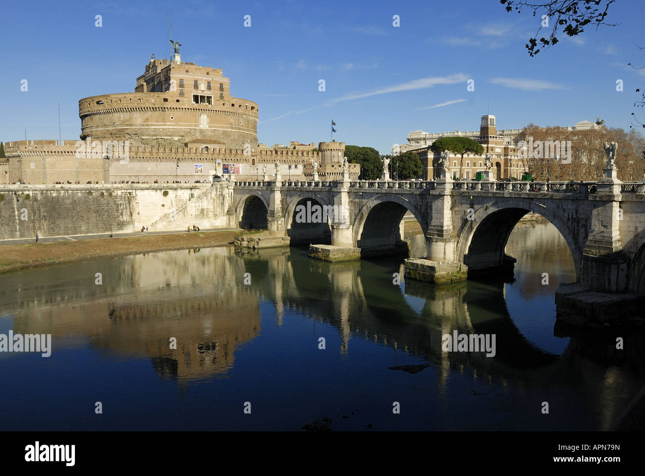 Die Brücke und das Schloss Sant'Angelo in Rom Stockfoto