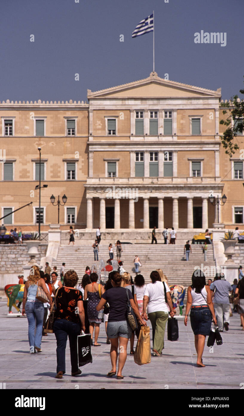 ATHEN, GRIECHENLAND. Syntagma-Platz und das griechische Parlament Gebäude. Stockfoto