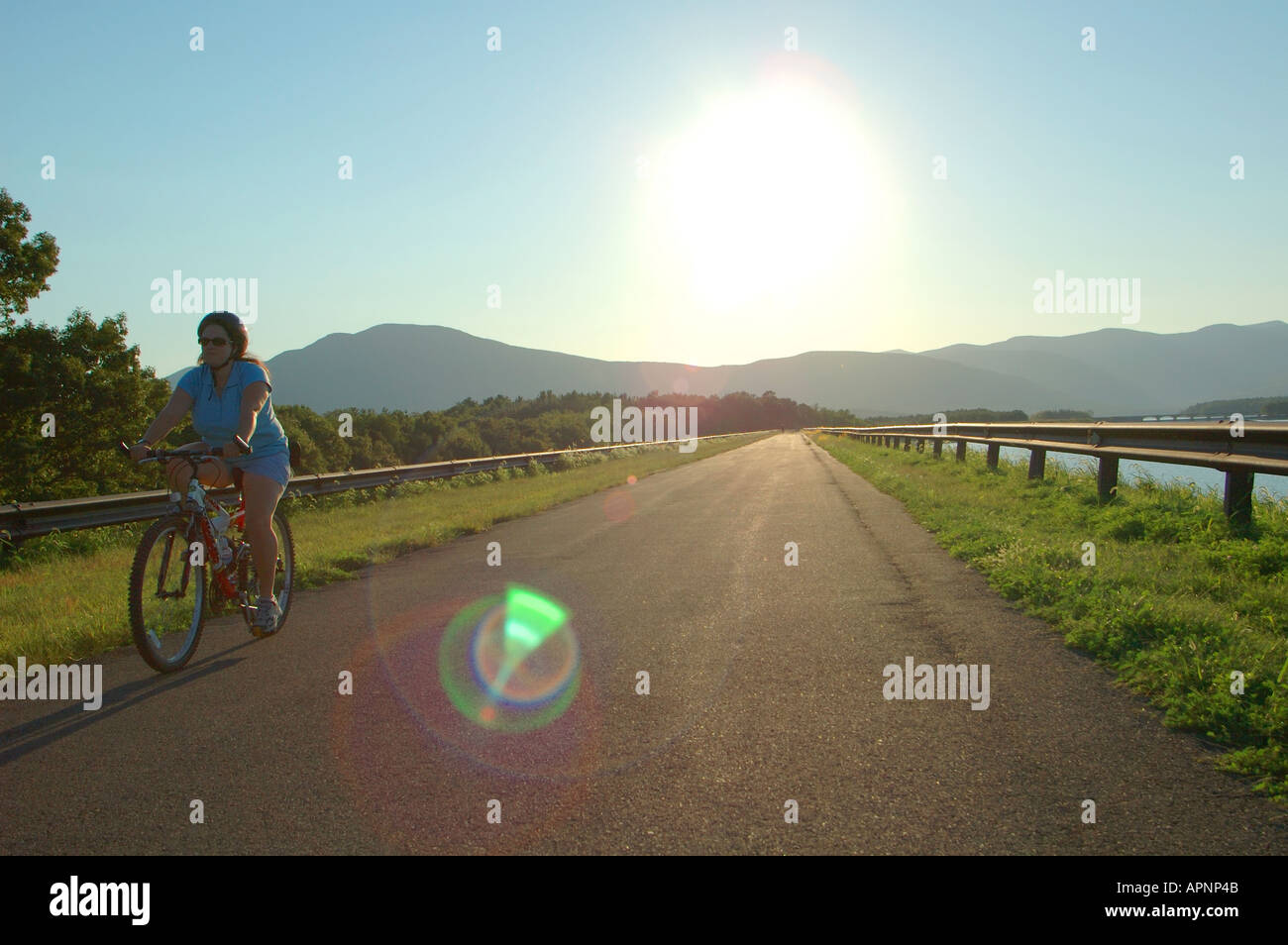 Neben der Ashokan Reservoir, Catskill Mountain Region, Radfahren Radfahrer Upstate New York Stockfoto
