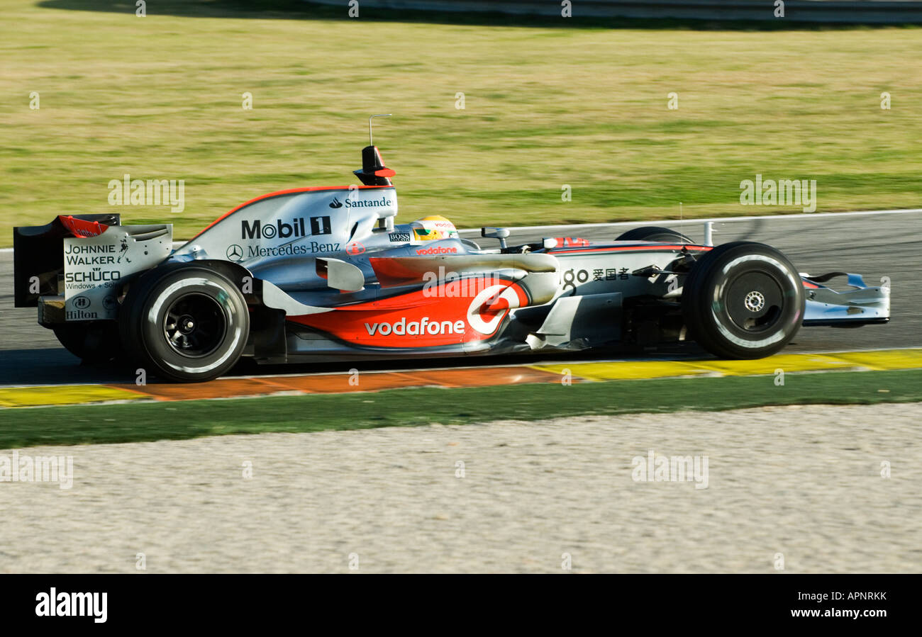 Lewis HAMILTON (GBR) im McLaren-Mercedes MP4-23-Formel-1-Rennwagen am Circuit Ricardo Tormo Stockfoto