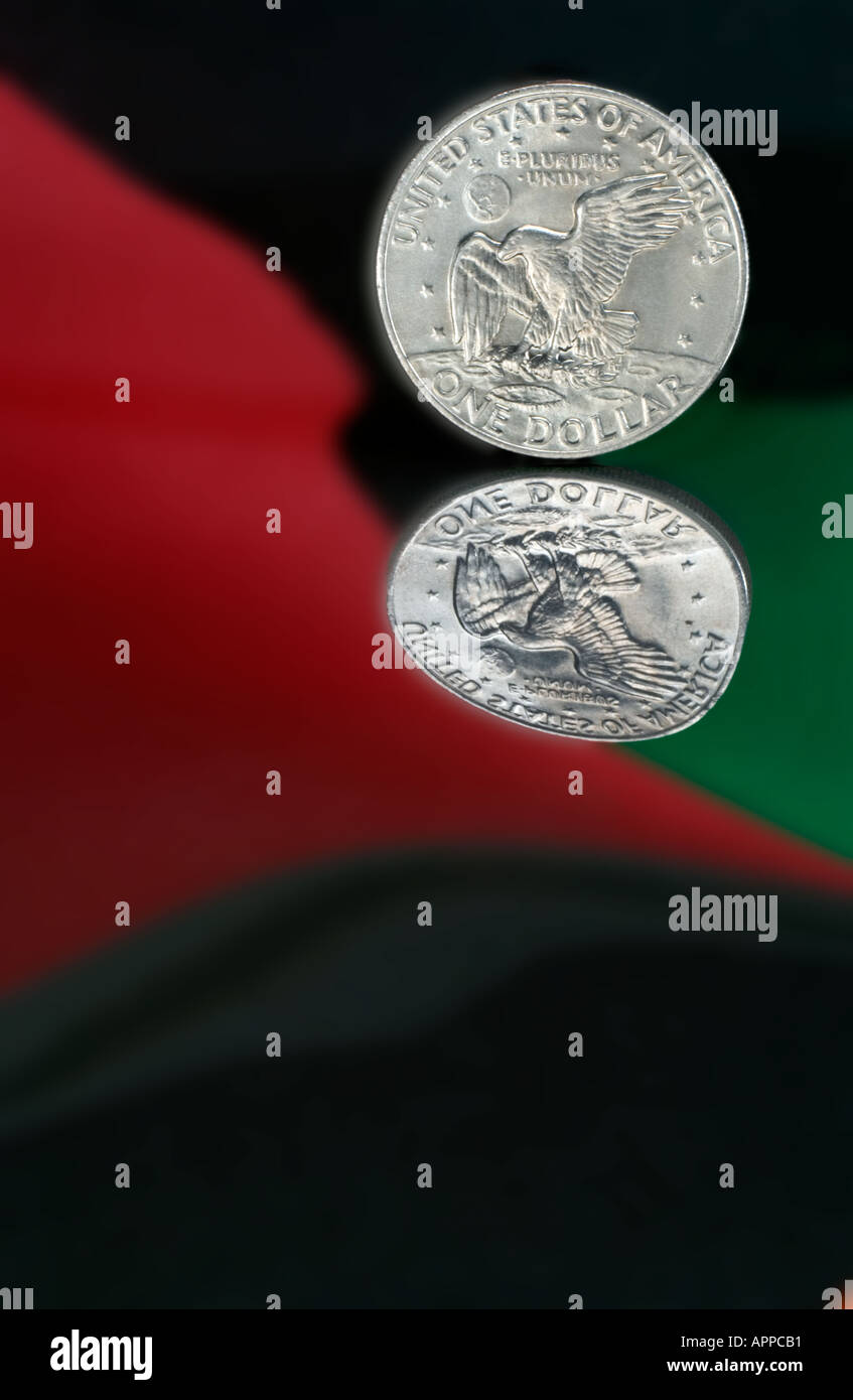 US-Dollar-Münze und die reflektierte Verzerrung. Dollar-not-Konzept Stockfoto