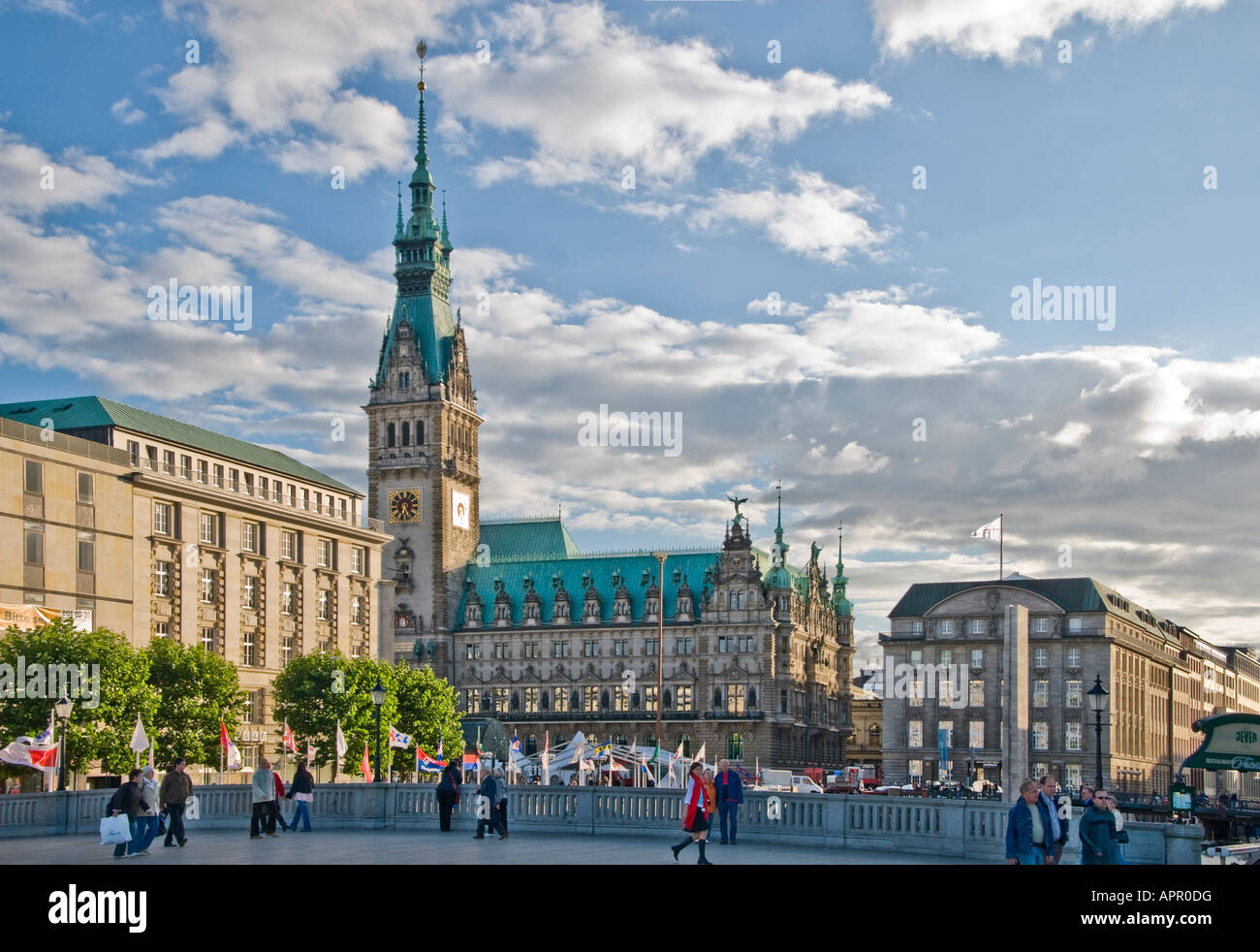 Hamburger Rathaus und Hauptplatz Stockfoto