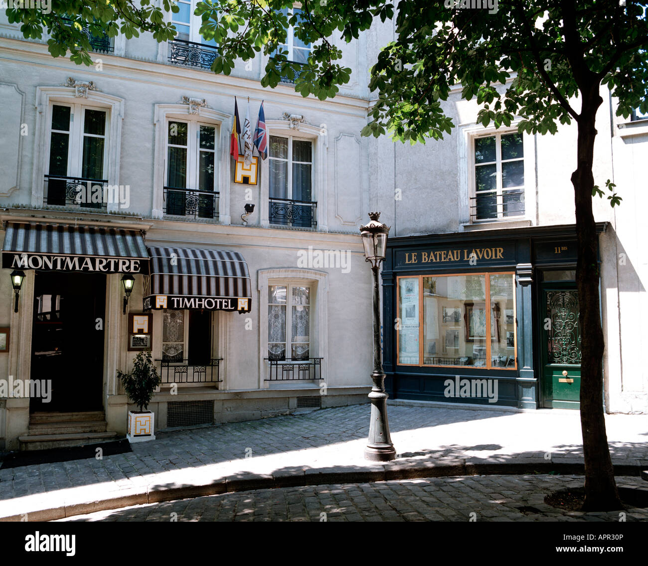 EU FR Frankreich Region Ile de France Paris Montmartre 18 Arrondissement Place Emile Goudeau Tim Hotel Medium format mehr Bilder auf Stockfoto