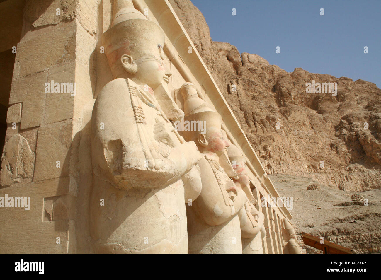 Königin Hatschepsut Totentempel - Osirian Statue (Gott Osiris) von Hatschepsut [Ad Deyr al Bahri, Ägypten, arabische Staaten, Afrika].  . Stockfoto