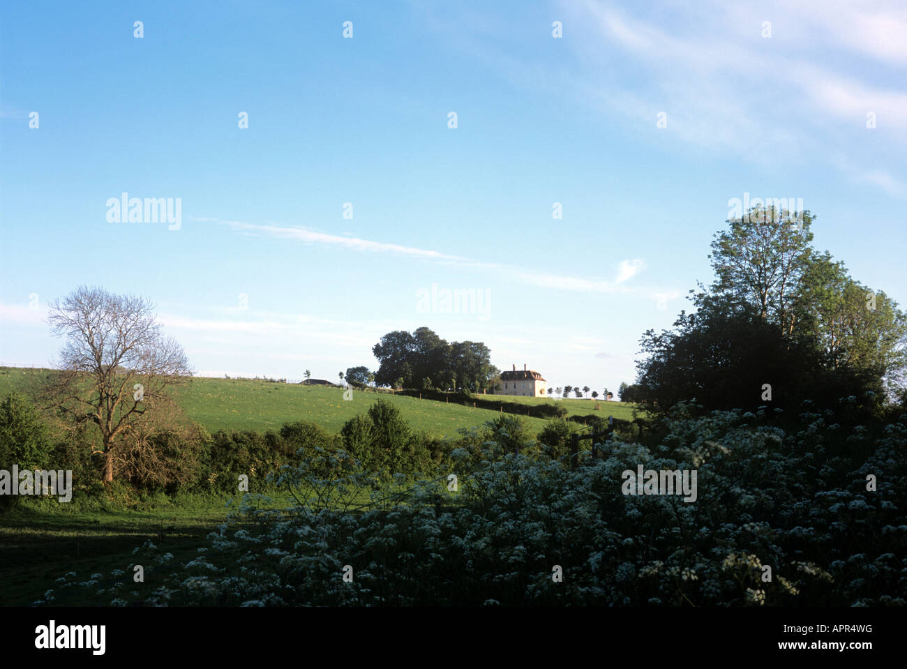 Typisches Cotswolds Panoramablick mit Privateigentum Stockfoto