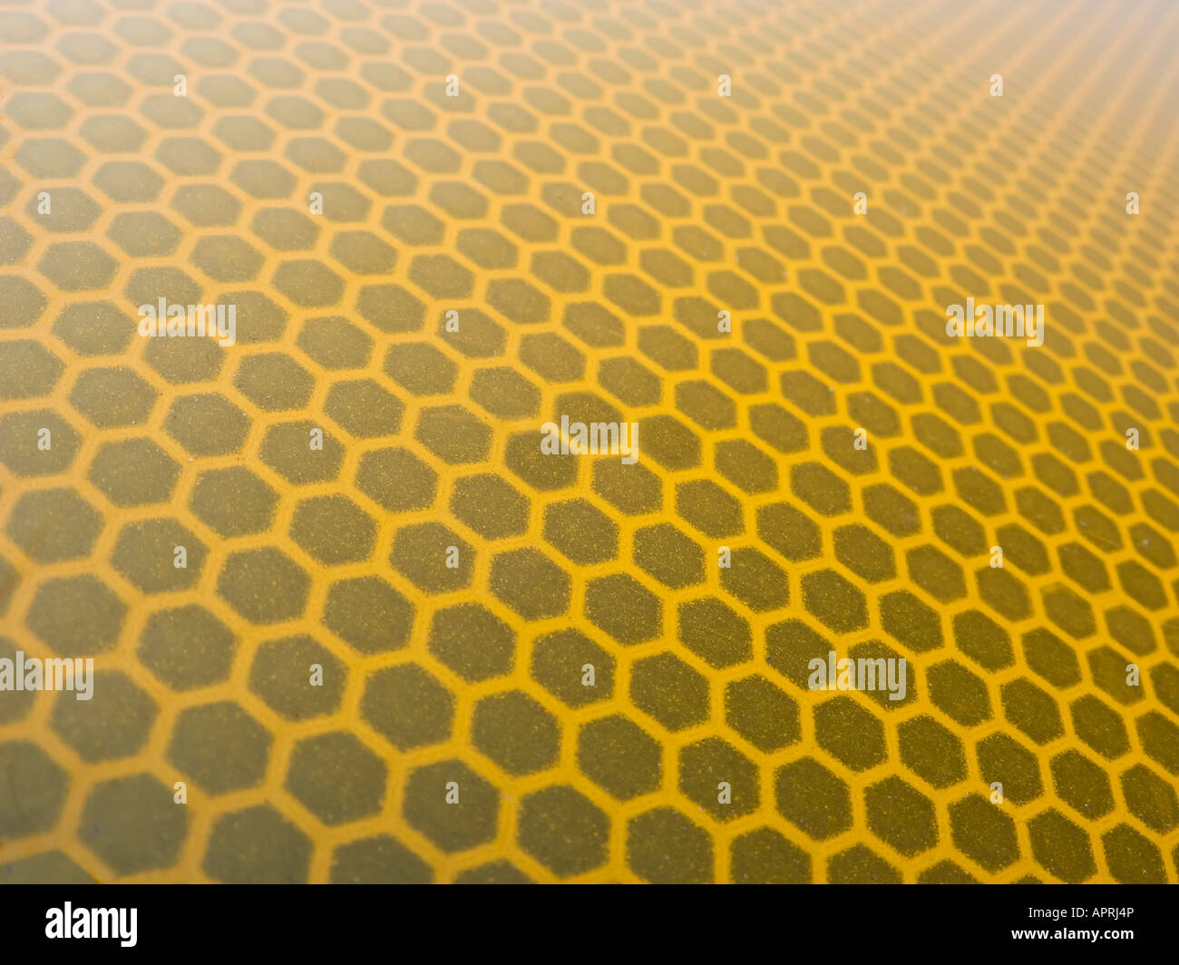 Reflektierende Wabenstruktur aus ein Verkehrsschild Stockfoto