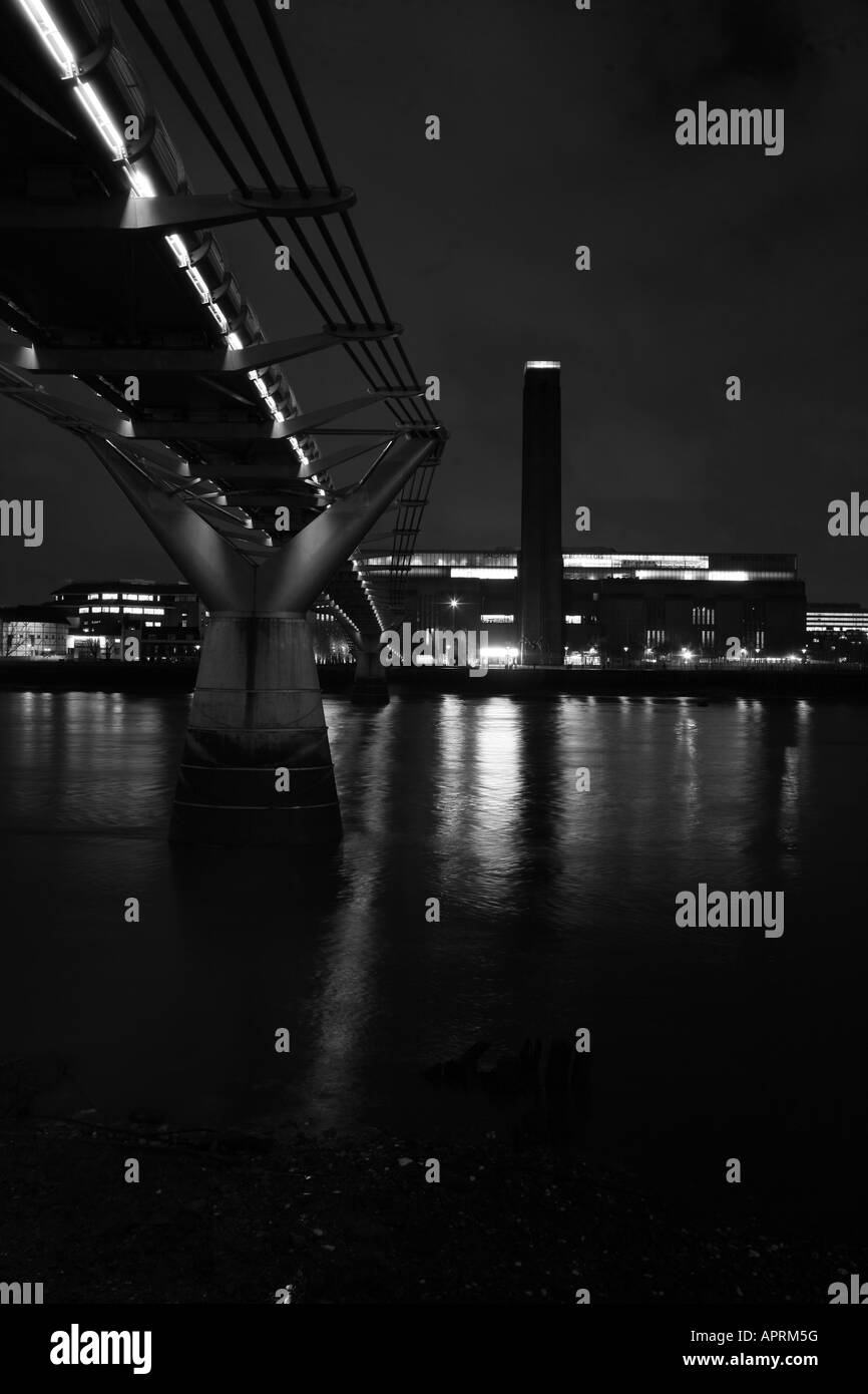 Millennium Bridge und Tate Modern, London Stockfoto