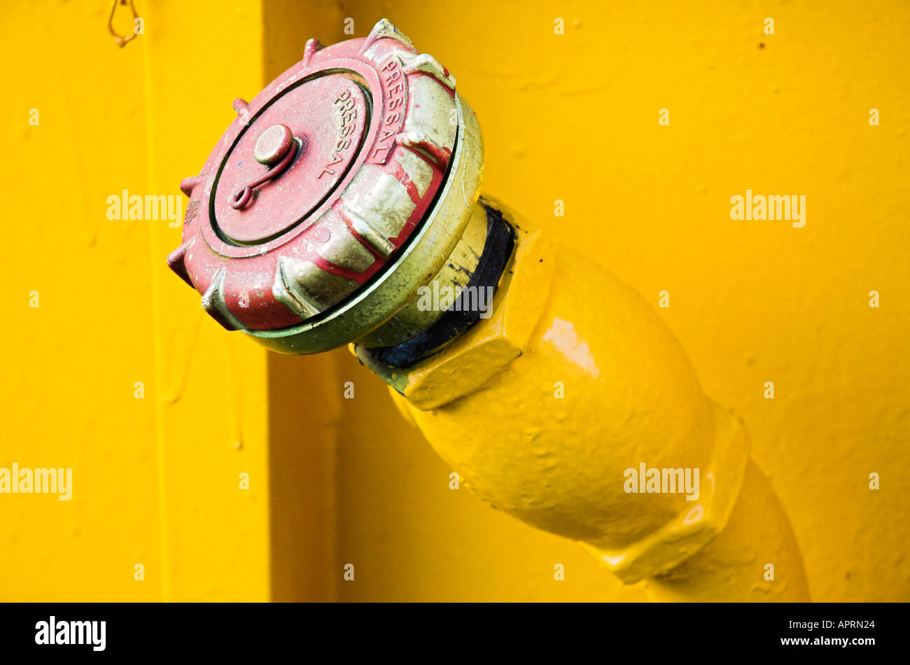 Detail der angeschnittene Ärmel Rohr. Stockfoto