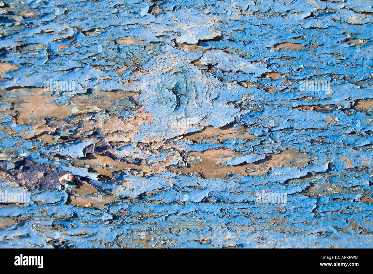 geschälte übermalen Holzplatten aus einem Bootsrumpf Stockfoto