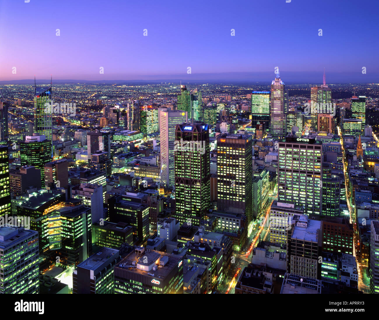 Melbourne CBD in der Nacht von oben Victoria Australien Stockfoto