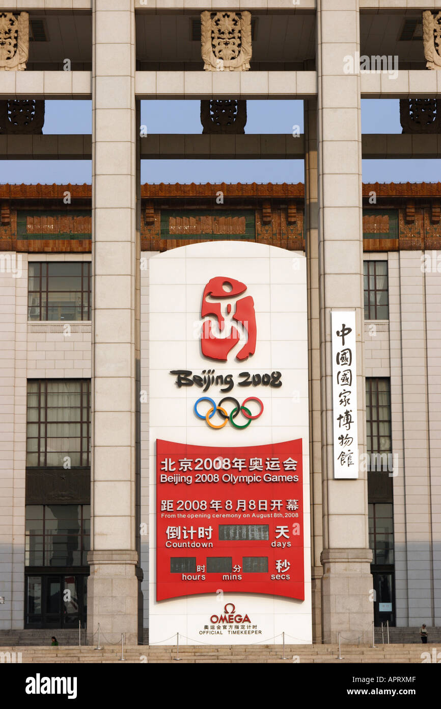 Museum für chinesische Geschichte mit Countdown-Uhr, Eröffnung im Rahmen der 2008 Sommer Olympischen Spiele Platz des himmlischen Friedens in Peking Stockfoto