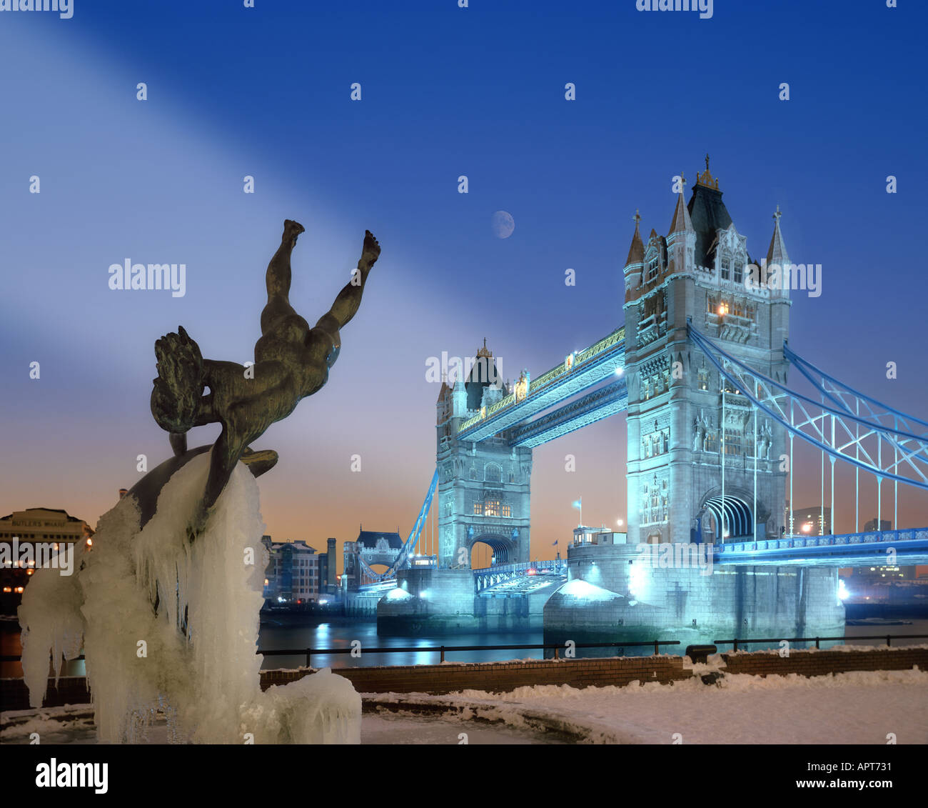 GB - LONDON: Winter an der Tower Bridge Stockfoto
