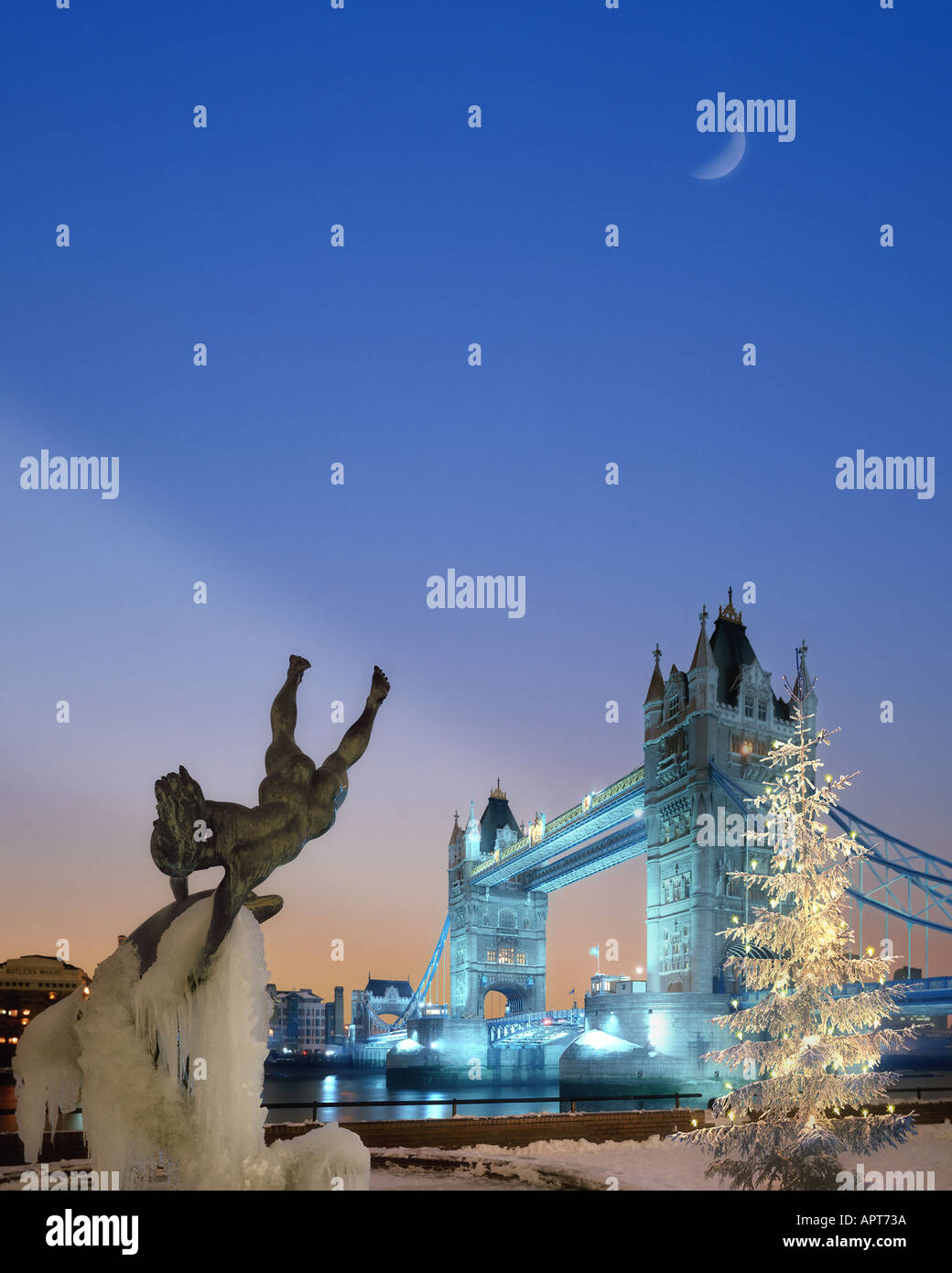 GB - LONDON: Weihnachtszeit an der Tower Bridge Stockfoto