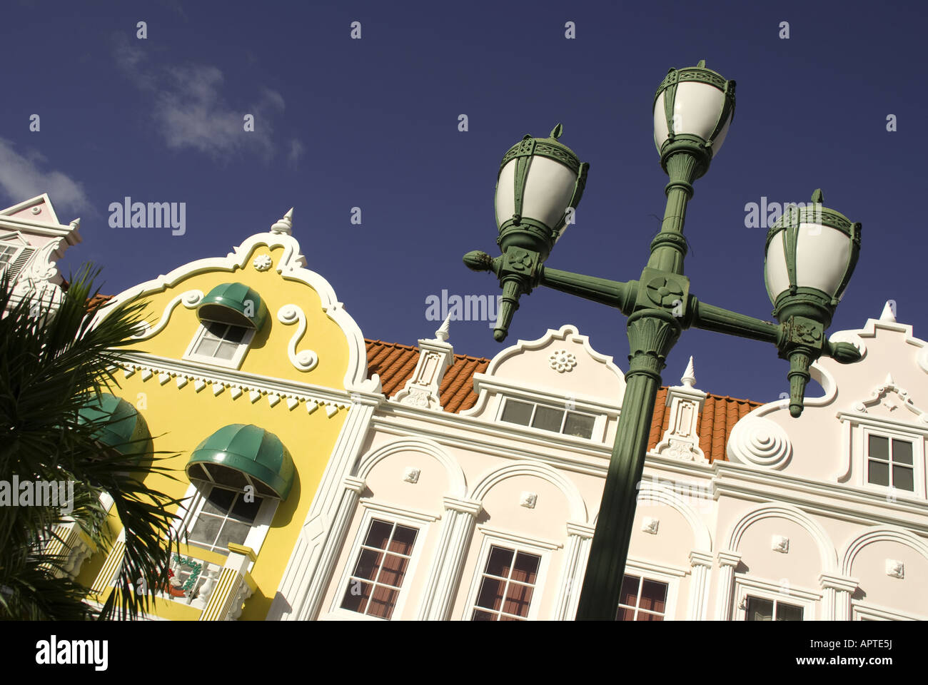 Oranjestad Pastell niederländischen Architekturdetail Stockfoto
