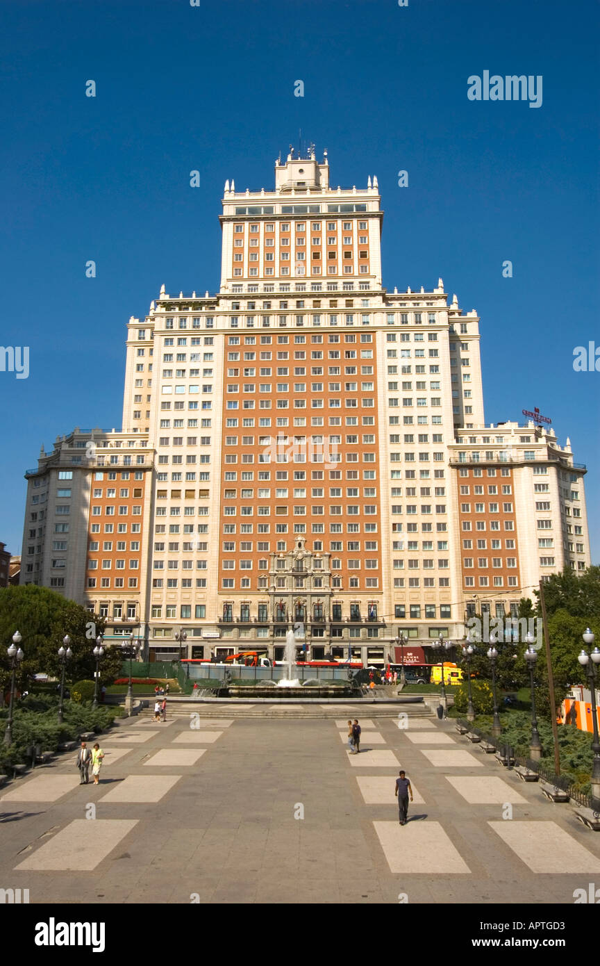 Franco-Ära Gebäude Edificio España entworfen, von den Brüdern Julian und Joaquín Otamendi auf der Plaza de España Madrid Spanien Stockfoto