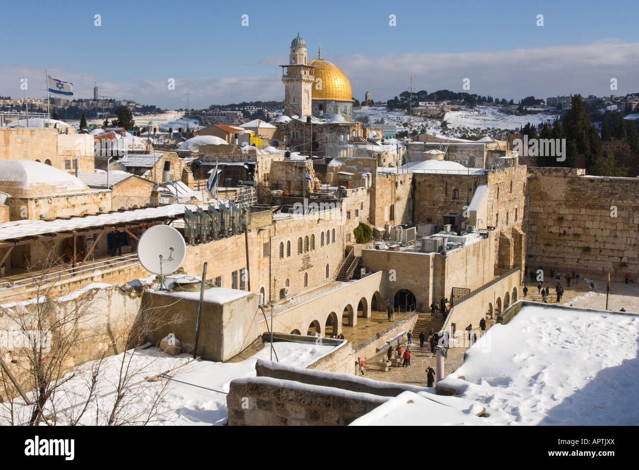 Israel-Jerusalem-Altstadt-Blick von oben der Klagemauer und Felsendom mit dünnen Schicht aus Schnee Stockfoto