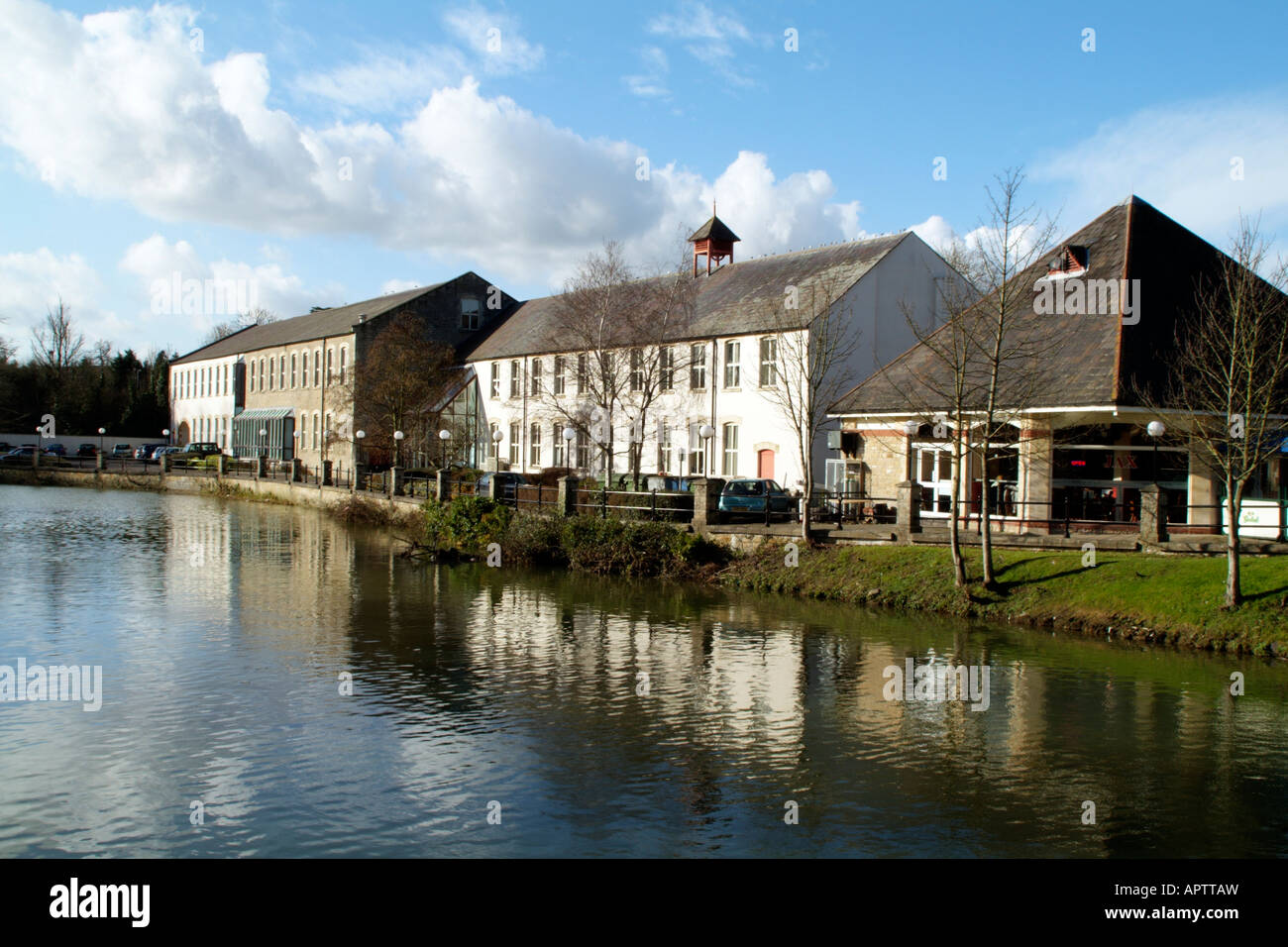 Chippenham Wiltshire England Stadtzentrum Eigenschaften am Fluss Avon Stockfoto