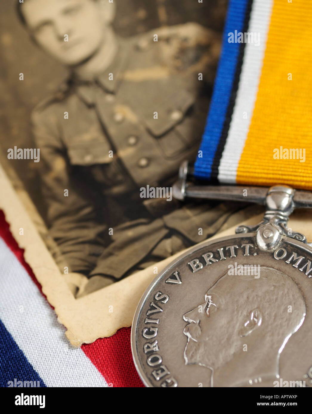 Ersten Weltkrieg Medaille und ein Foto eines Soldaten Stockfoto