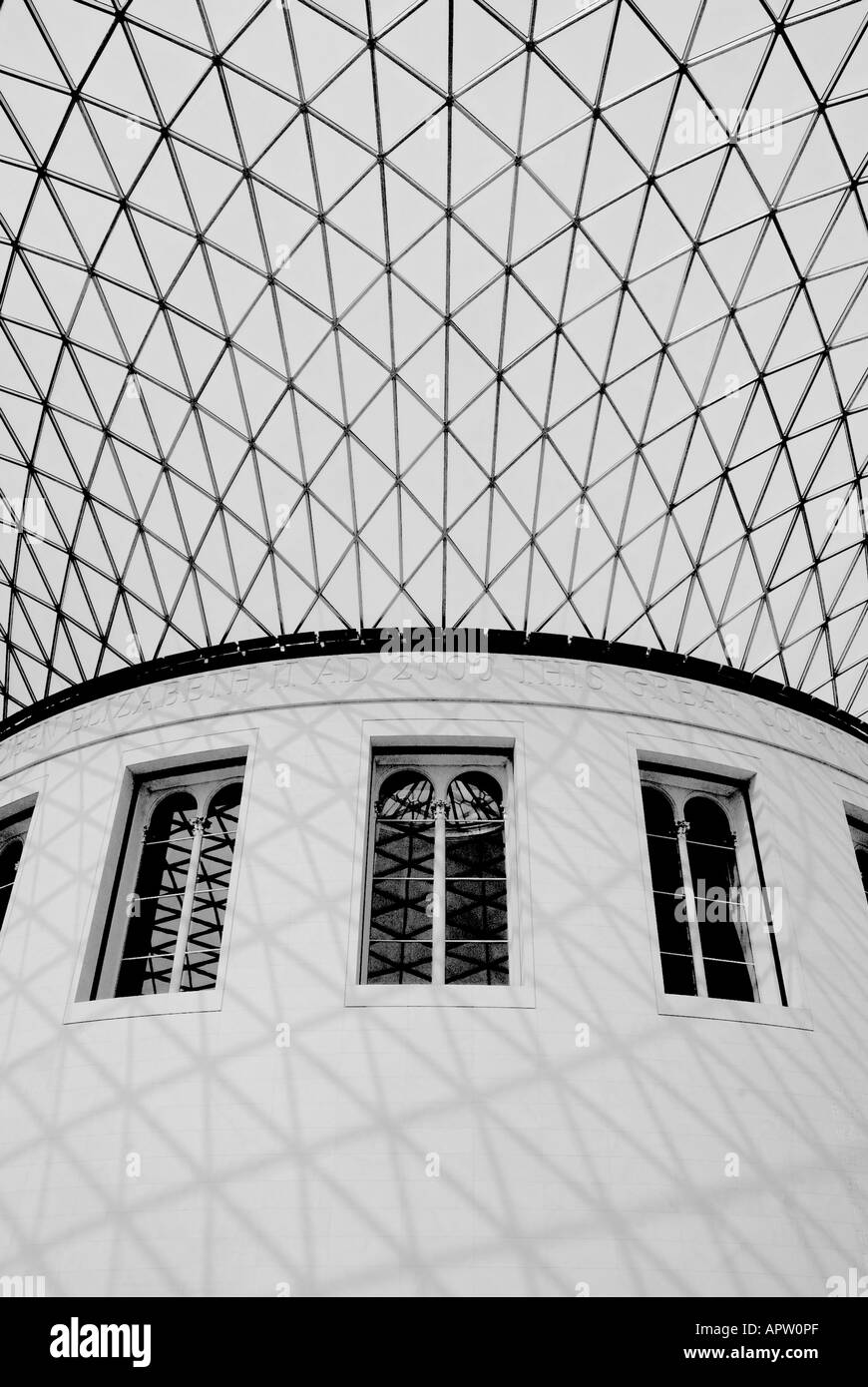 British Museum, Schwarz-Weiß-Landschaft, Abstraktes Design, Gebäude, London, England, Großbritannien, GB. Stockfoto