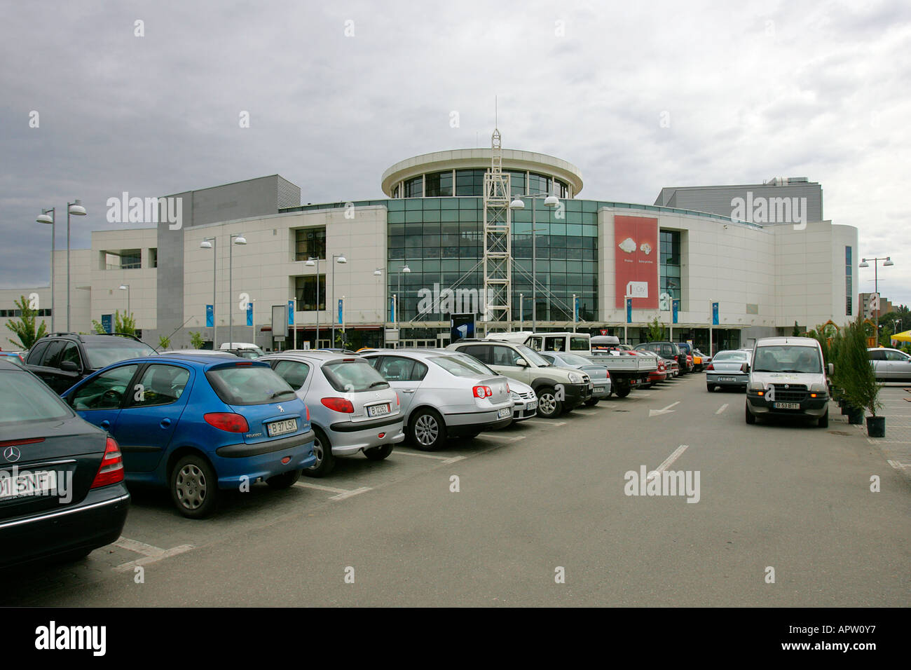 Shopping-Mall Bukarest Bukarest Innenstadt Rumänien Bucurest Bucuresti Hauptstadt touristische Reisen reisen Sightseeing Anblick Stockfoto