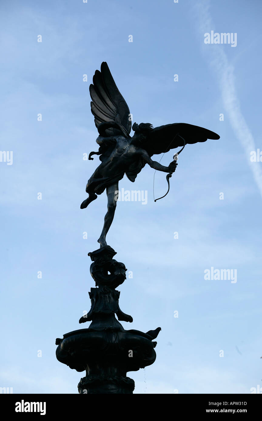 Eros-Statue des Eros in Piccadilly Circus in London England UK Stockfoto