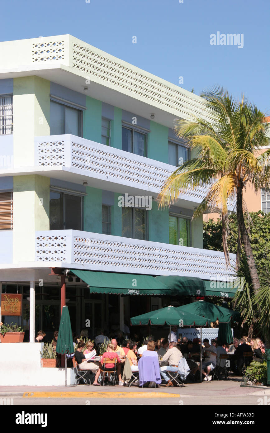 Miami Beach Florida, South Beach, Ocean Drive, News Cafe, Restaurant Restaurants Essen Essen Essen Essen Essen gehen Cafe Cafes Bistro, Außenweg im Freien offen Stockfoto Miami Beach Florida, South Beach, Ocean Drive, News Cafe, Restaurant Restaurants Essen Essen Essen Essen Essen gehen Cafe Cafes Bistro, Außenweg im Freien offen Stockfoto