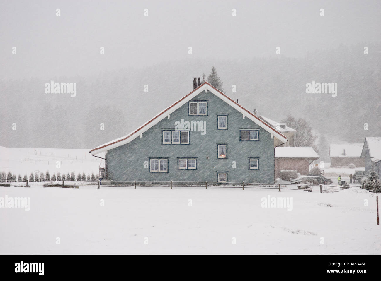 Bauernhaus in Winterlandschaft, Schönau Urnäsch Appenzell Ausserrohden Schweiz Stockfoto