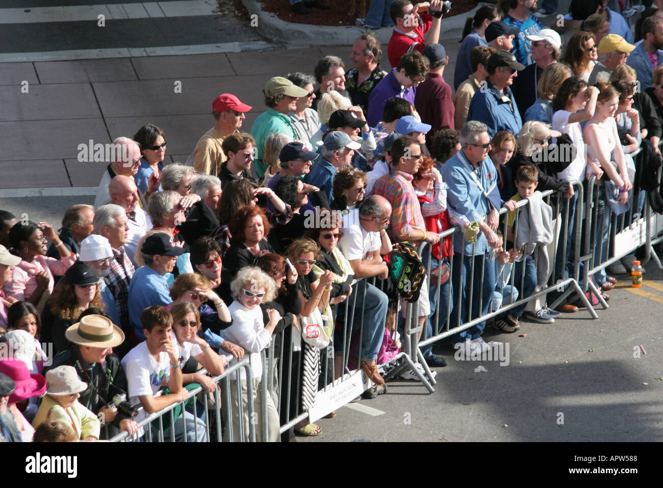 Miami Florida, Coconut Grove, King Mango Strut, Satire Parade, kulturelle Tradition, Aktivität, Wandern, Sport treiben, marschieren, Anerkennung, Unterhaltung, Performan Stockfoto