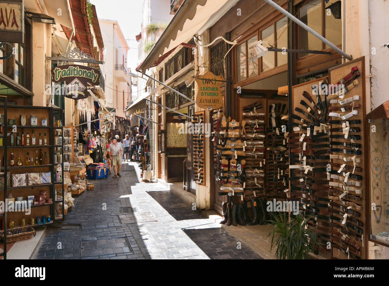 Geschäfte in der Altstadt, Rethymnon, Nordküste, Kreta, Griechenland Stockfoto