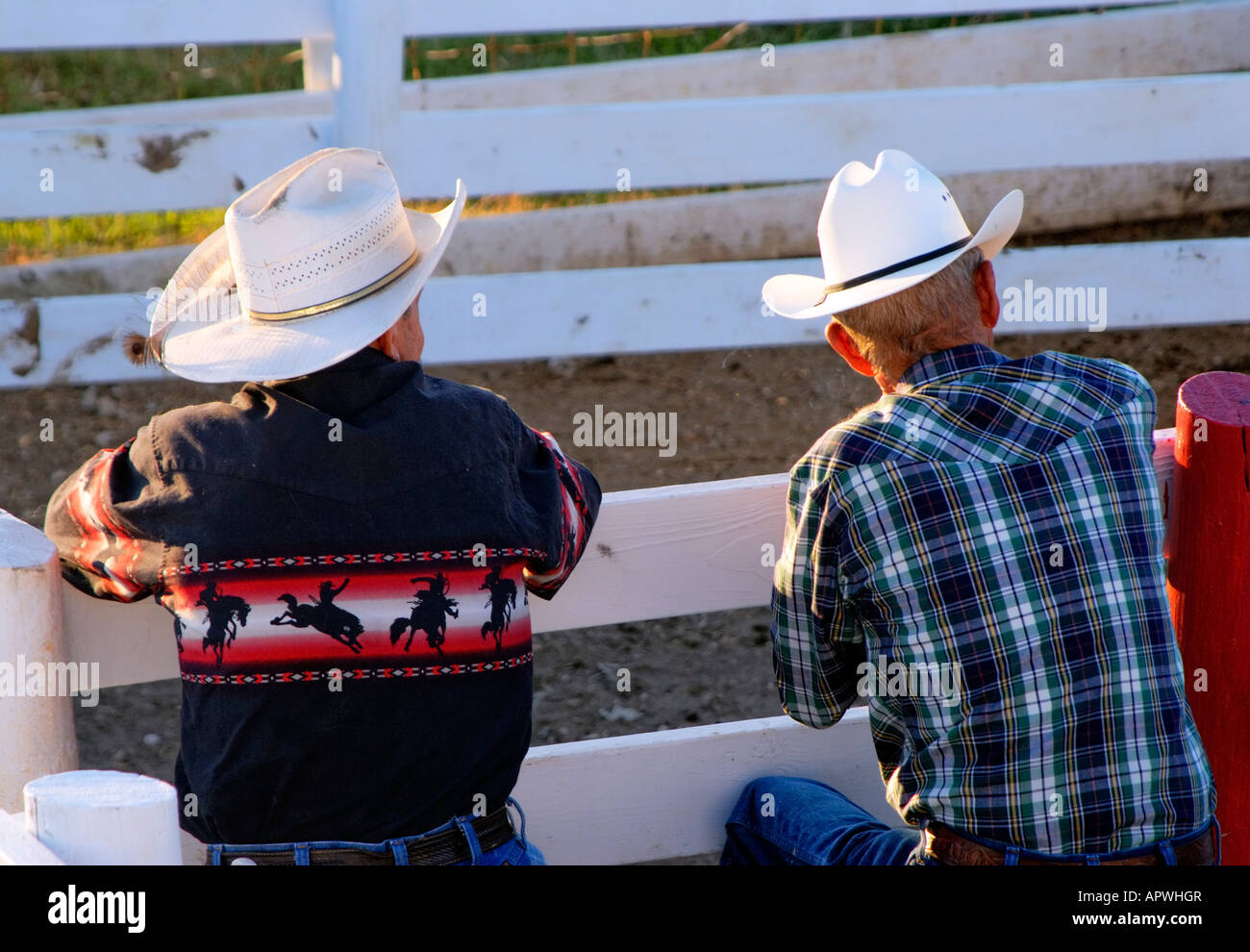 Cowboys beobachten ein Rodeo Event Cowtown NJ Stockfoto
