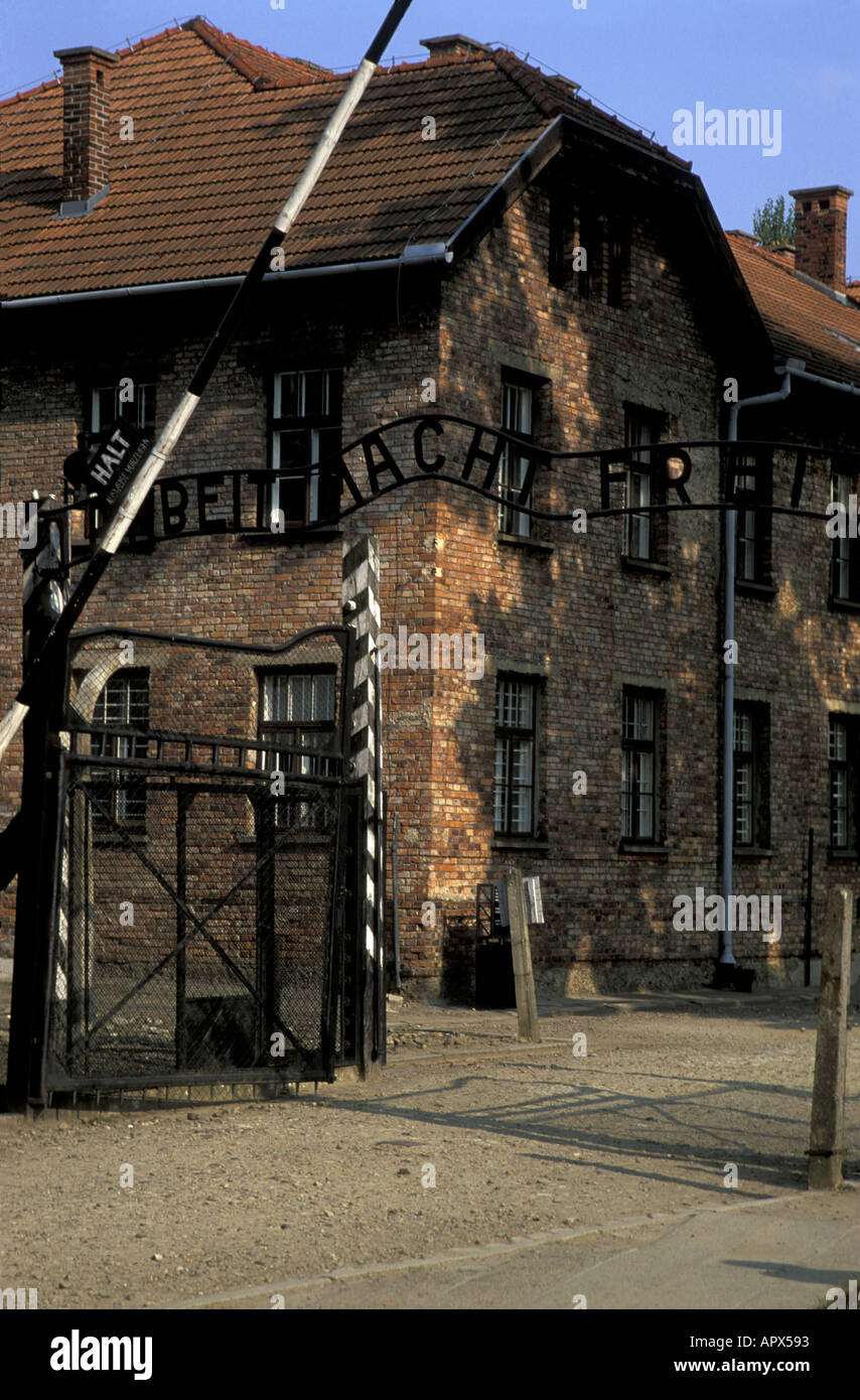 Eingang zum KZ Auschwitz 1 nun der Staat Museumsarbeit setzt man kostenlose Inschrift auf dem Tor Oswiecim Stockfoto