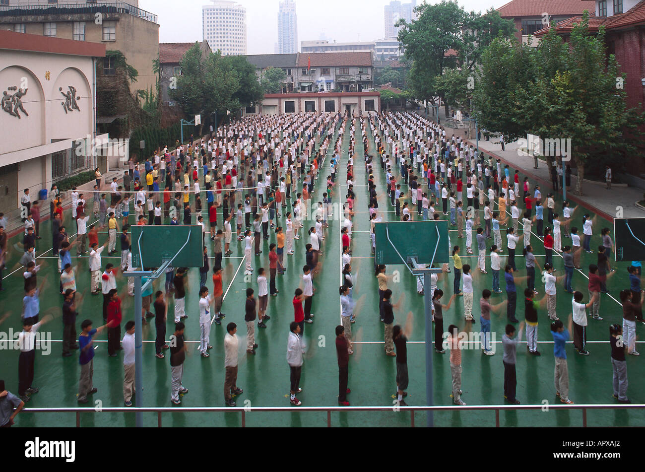 Morgengymnastik, Schule im French Quarter, Shanghai, China Stockfoto