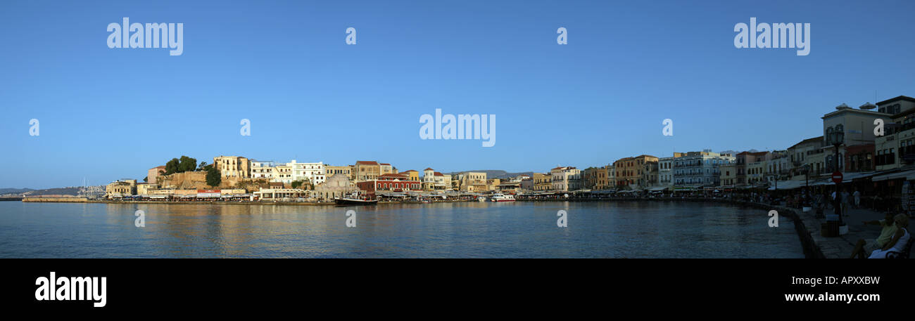 Panorama-Foto von der alten venezianischen Hafen in Chania, Kreta, Griechenland. Stockfoto