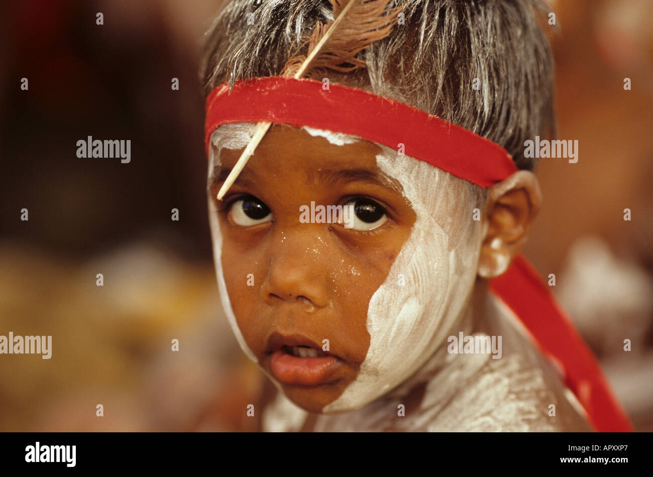 Junge mit rotem Stirnband, Aborigine, Bodypainting, Laura Tanzfestival, Cape-York-Halbinsel, Queensland, Australien Stockfoto