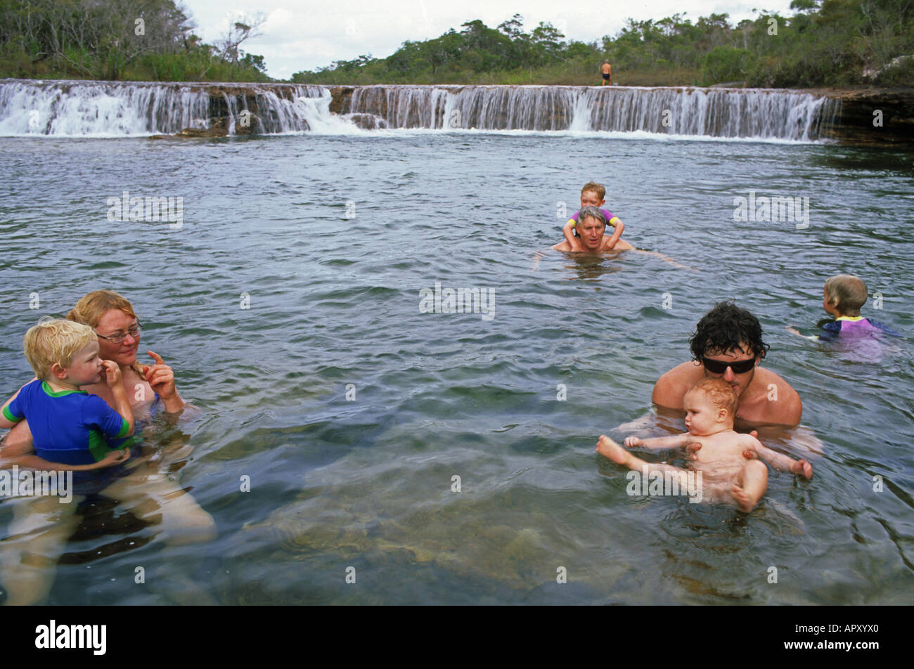 Schwimmen im Twin Falls Wasserfall, Qld, Australien, Queensland, Twin Falls, Telegraph Road, Jardine River NP, Cape-York-Halbinsel Stockfoto
