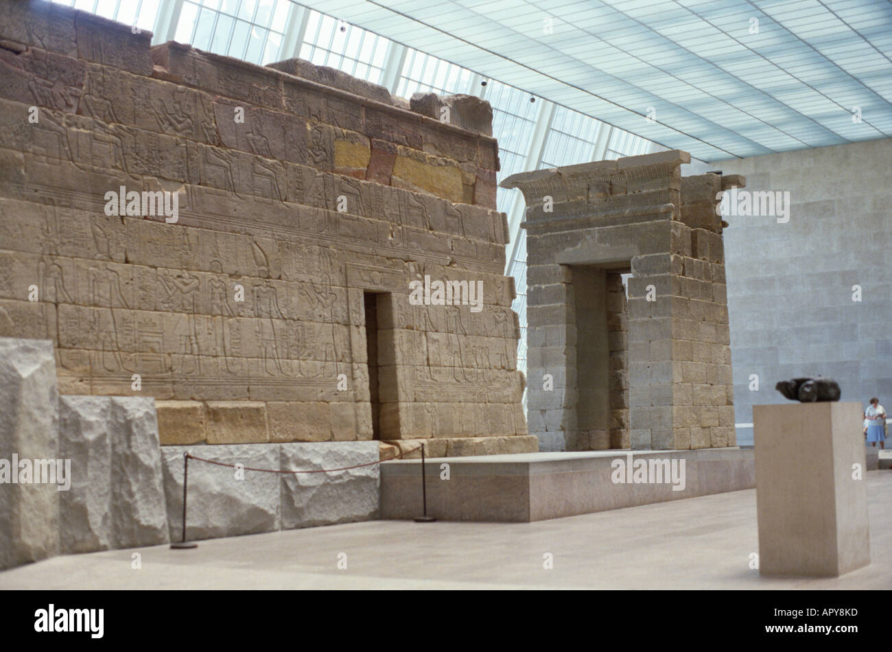 New York USA Dendur-Tempel im Sackler Flügel des Metropolitan Museum Of Art Stein für Stein aus Ägypten nach Amerika transportiert Stockfoto