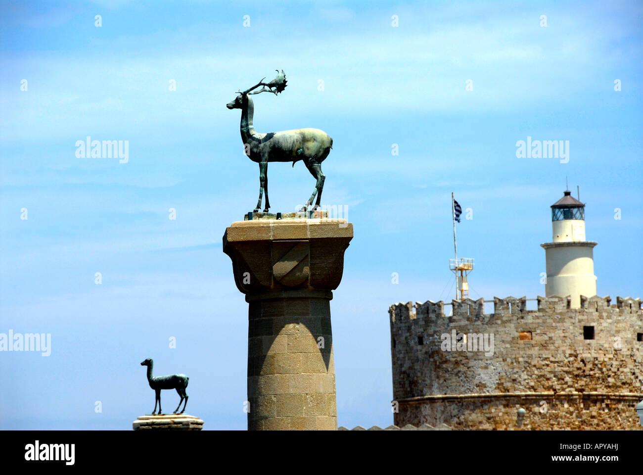 Europa statue agios nikolaos -Fotos und -Bildmaterial in hoher ...