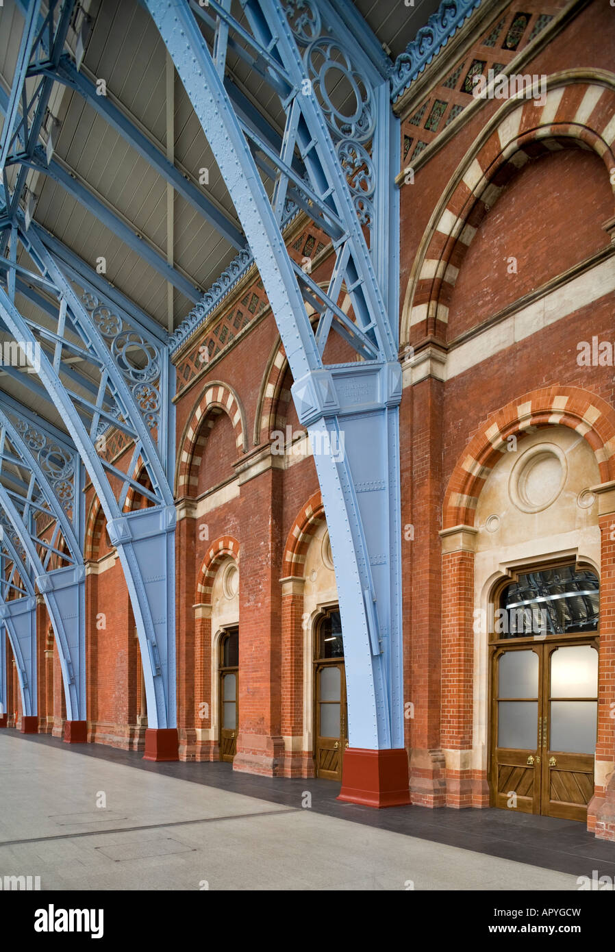 Innere des renovierten St. Pancras International Station Stockfoto