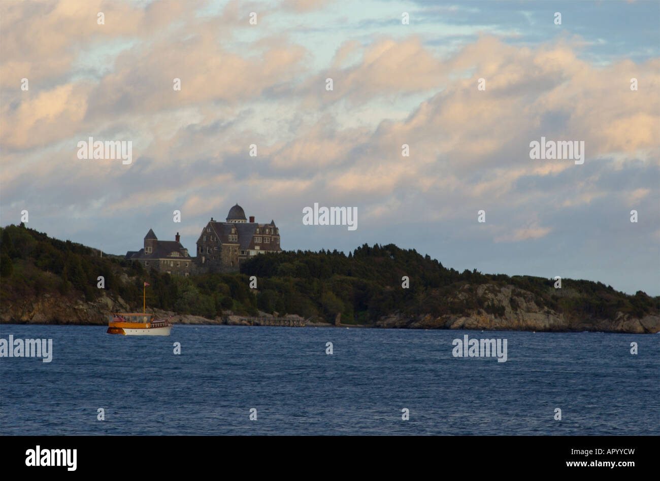 Eine stattliche Ocean front Villa auf Conanicus Insel (Jamestown) Rhode Island, USA. Stockfoto