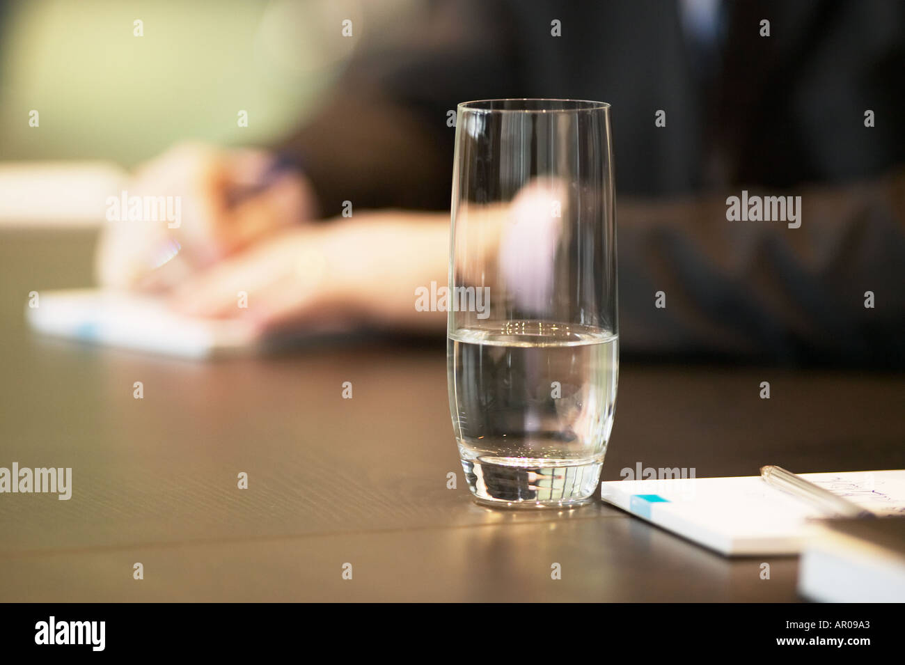 Handbewegung in Business-meeting Stockfoto