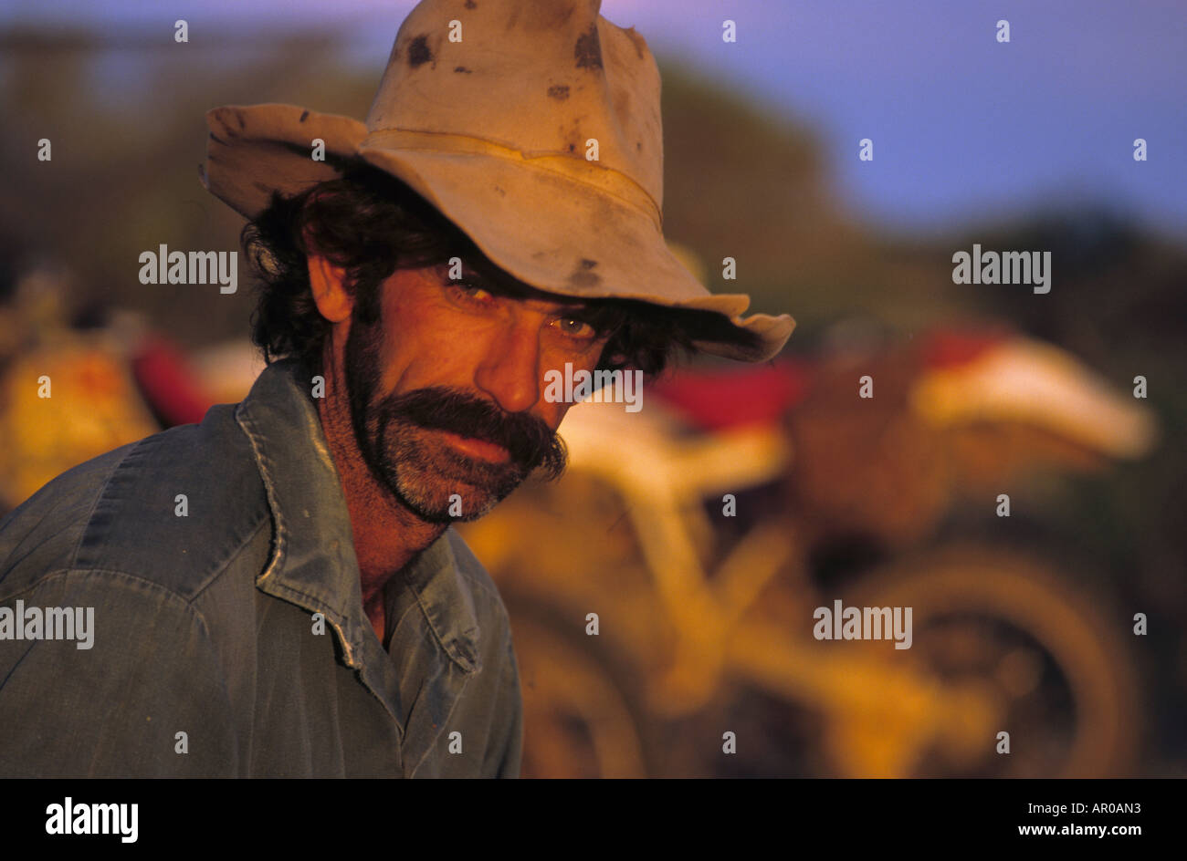 Porträt eines Mannes, Gary, Tilcha, Musterung Camp, South Australia, Australien Stockfoto