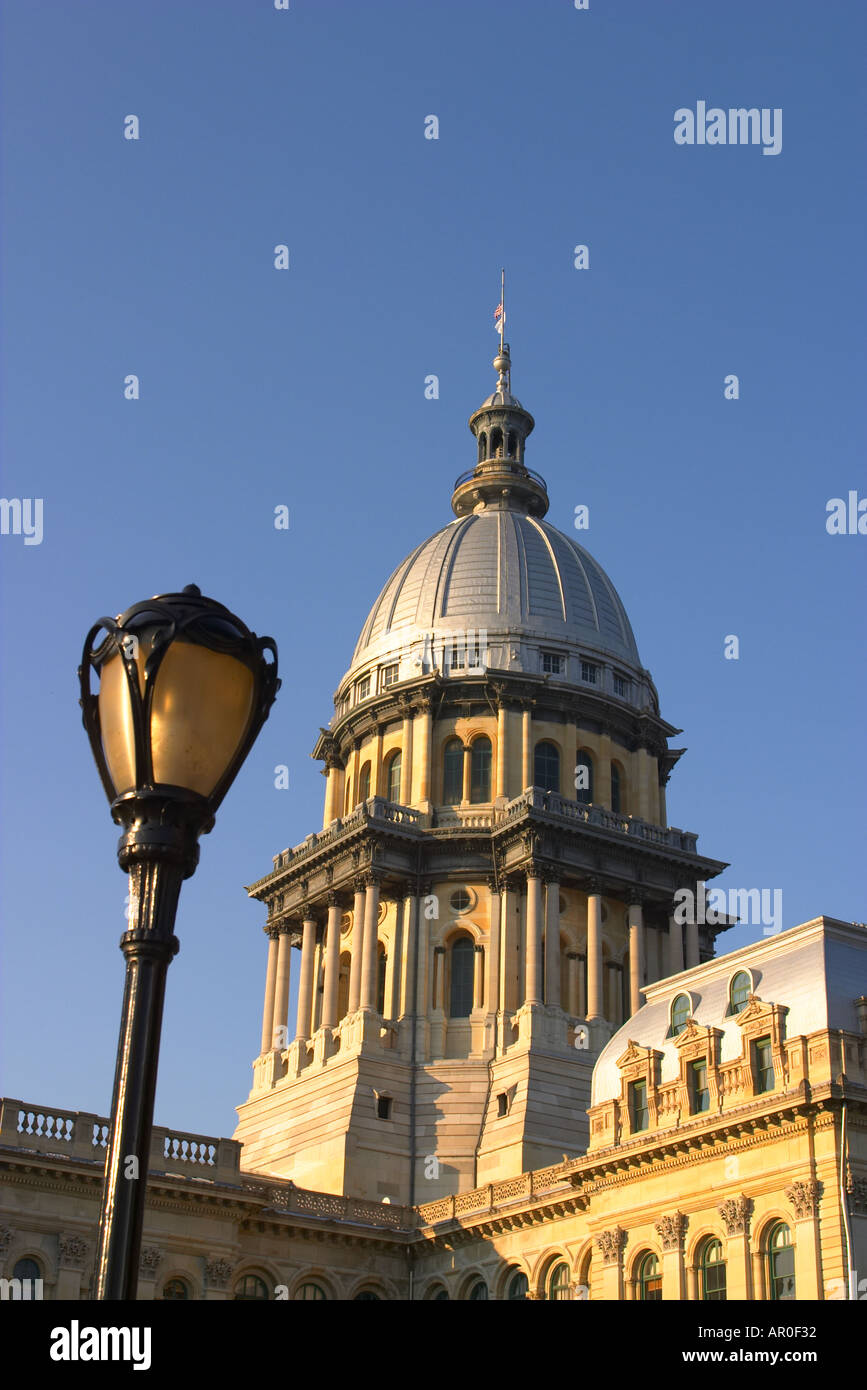 ILLINOIS Springfield Capitol Building große Kuppel eröffnete 1877 Straßenlaterne Stockfoto