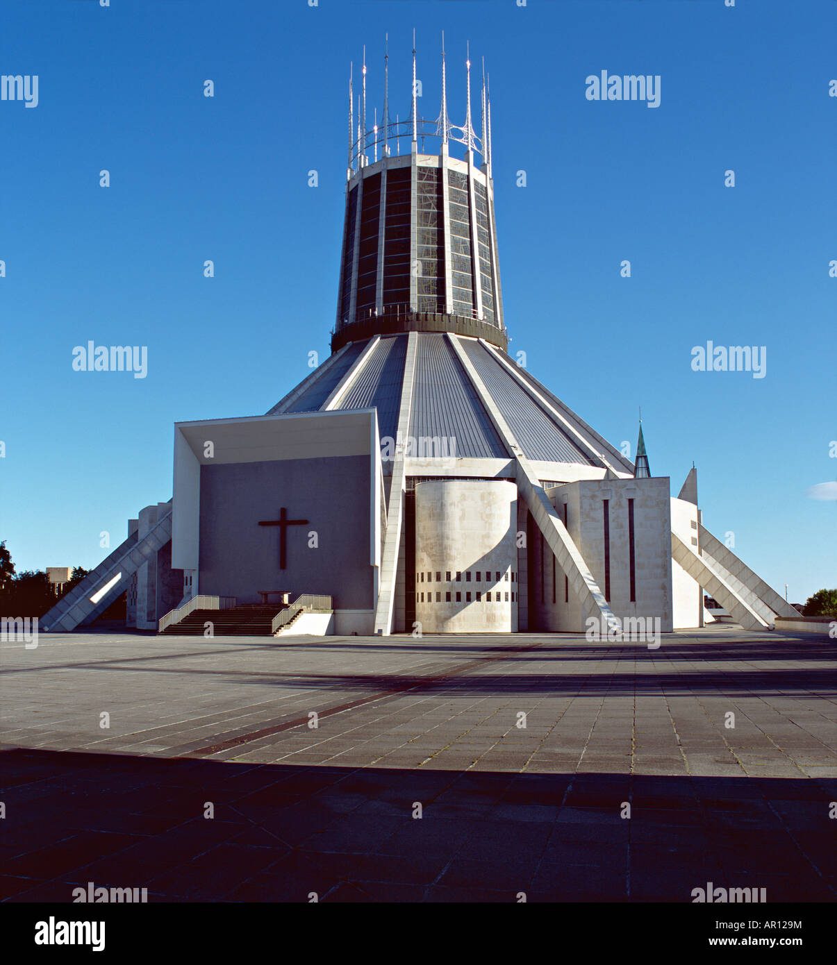 Die Römisch-katholische Kathedrale von Christus, dem König, Liverpool, UK, von Frederick Gibberd, 1967 (lokal als "komplements Paddy's Wigwam") Stockfoto