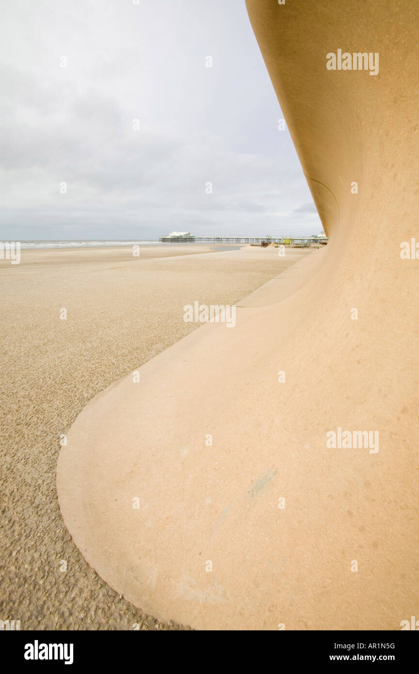 Gebäude neue Ufermauer Flut Abwehrkräfte in Blackpool, die Stadt von Klima Wandel induzierte Meeresspiegelanstieg zu schützen Stockfoto