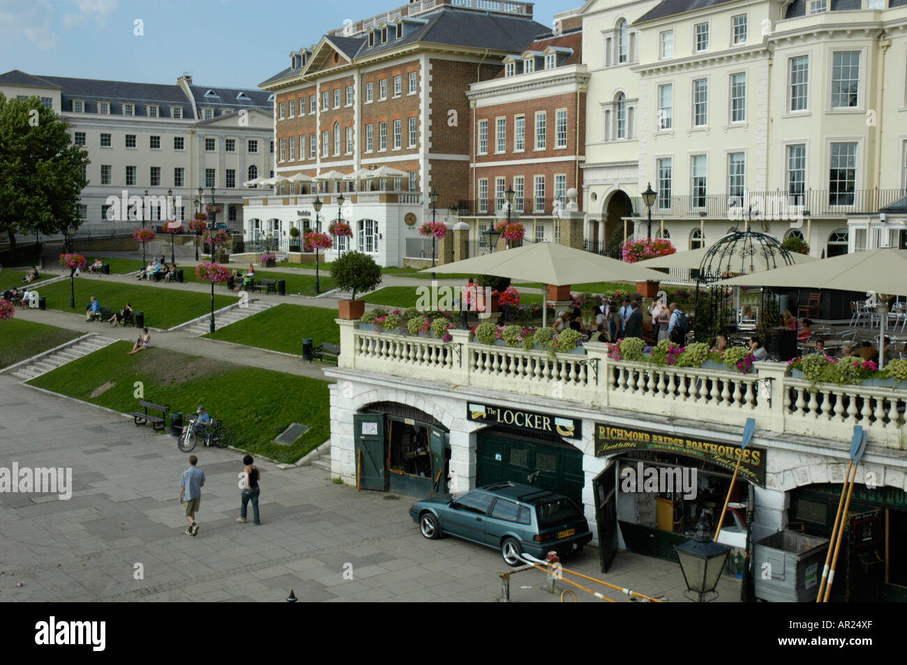 Blick auf Hafen, georgianischen Gebäuden und Bootshäuser in Richmond upon Thames, Surrey, England Stockfoto