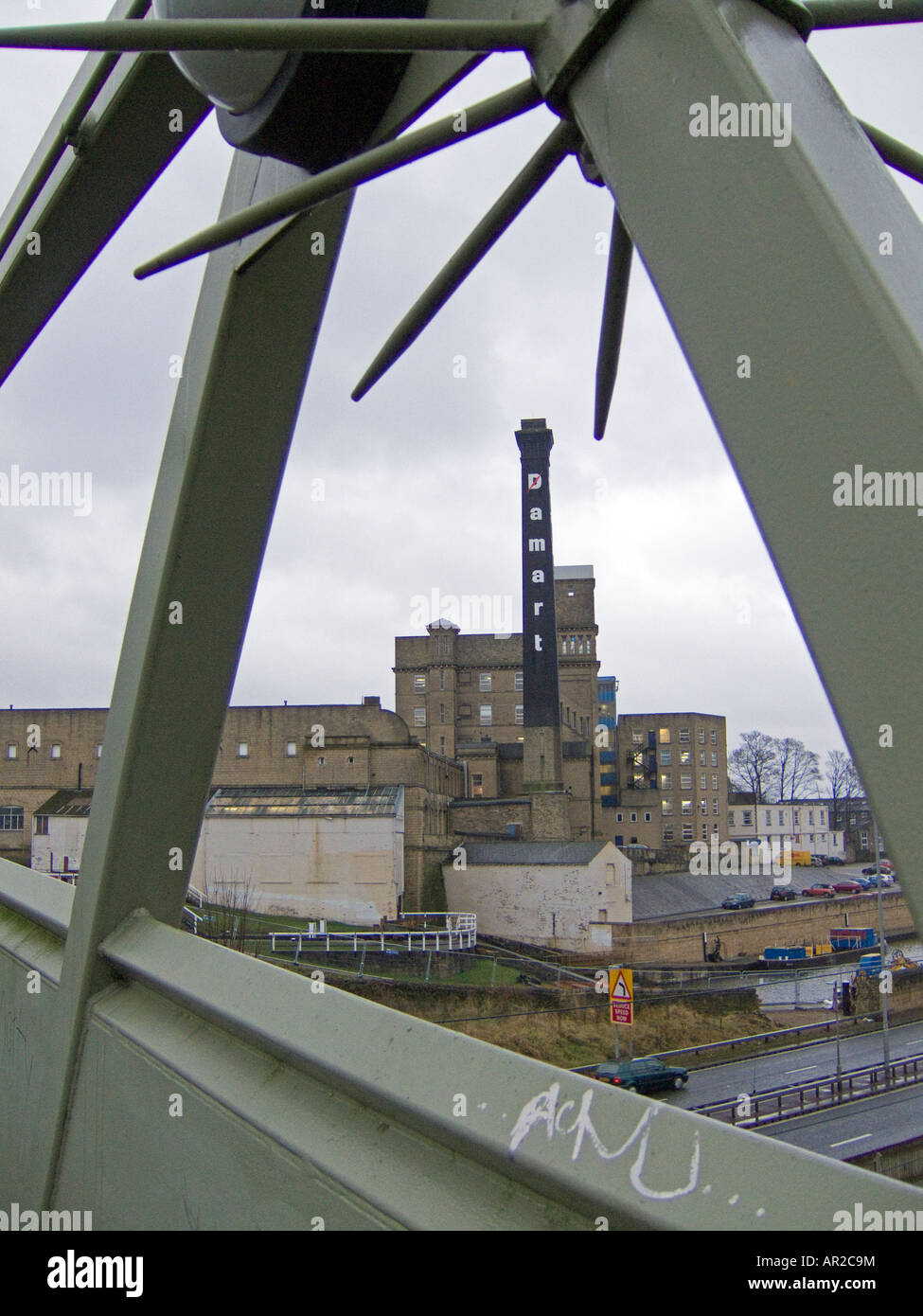 Damart Fabrikschornstein in West Yorkshire Stockfoto