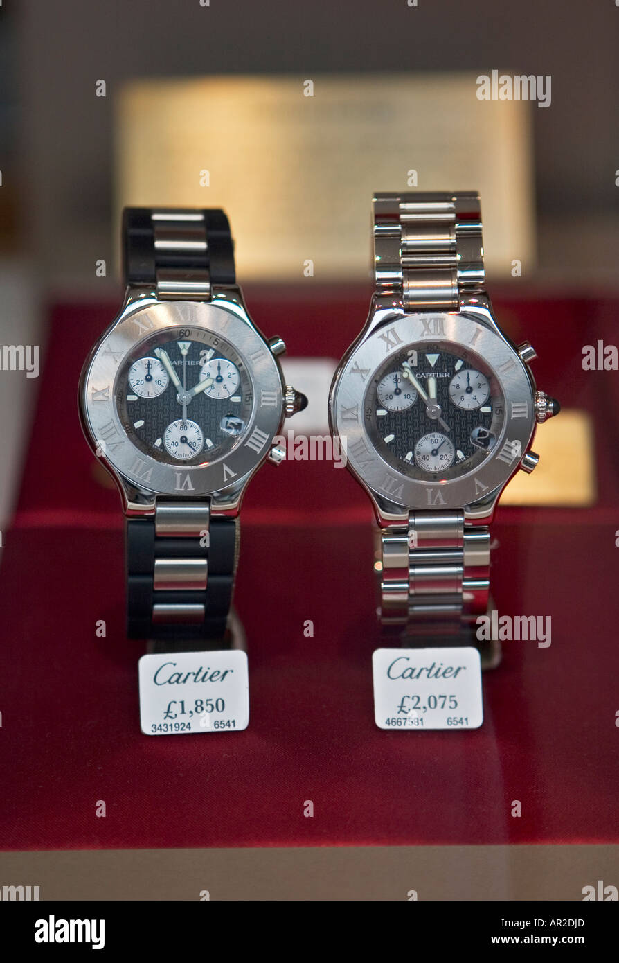 Cartier Uhren Stockfotos und -bilder Kaufen - Alamy