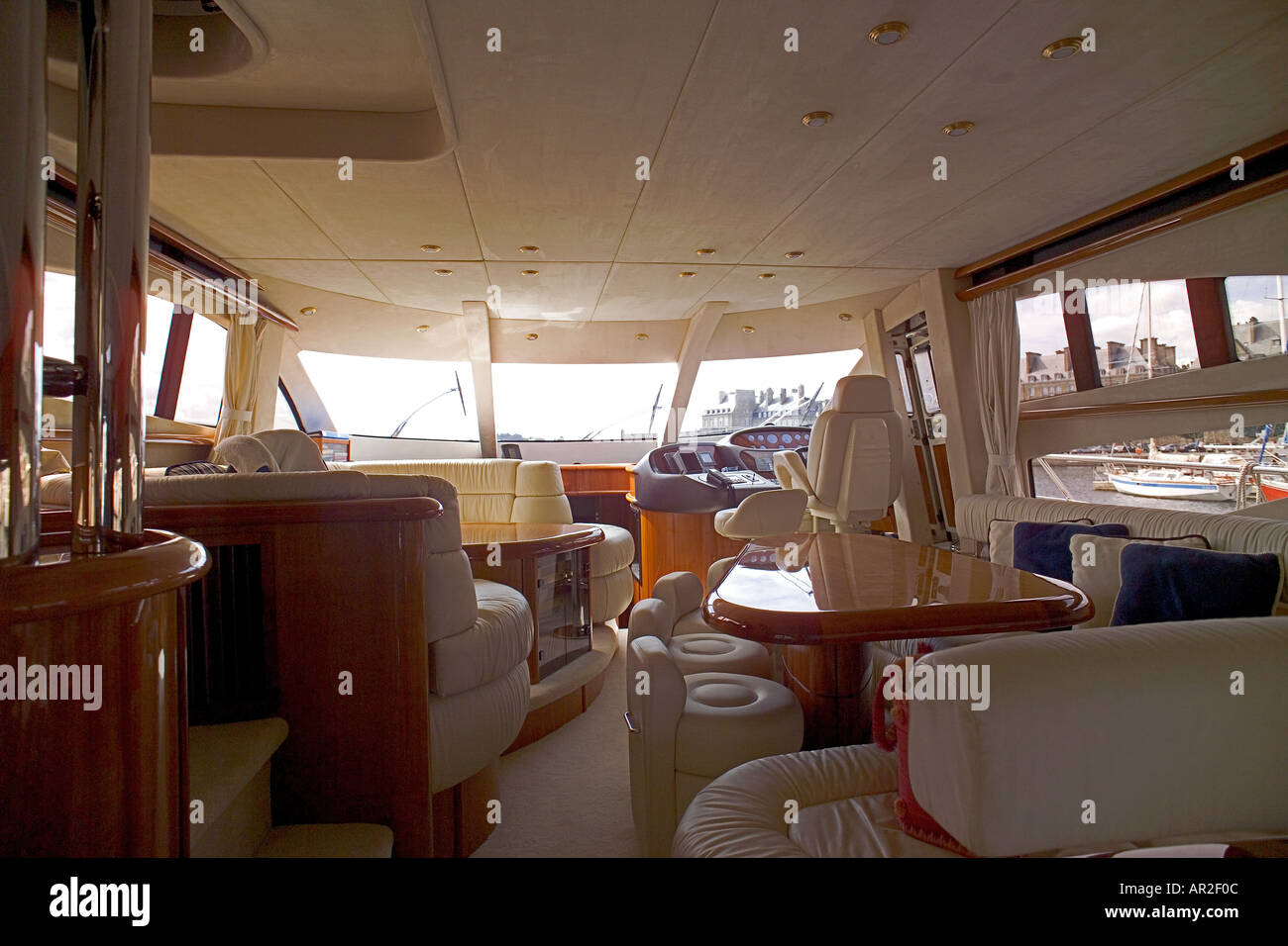 privates-schiff-stockfotos-und-bilder-kaufen-alamy