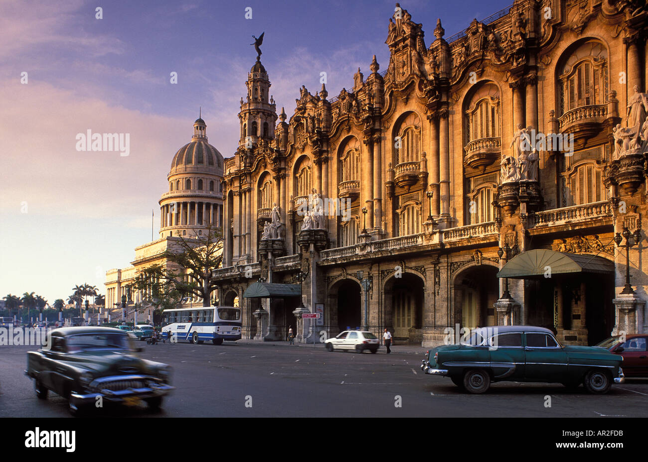 Alte Autos die Gran Teatro Capitolio Habana Vieja Havanna-Kuba Stockfoto